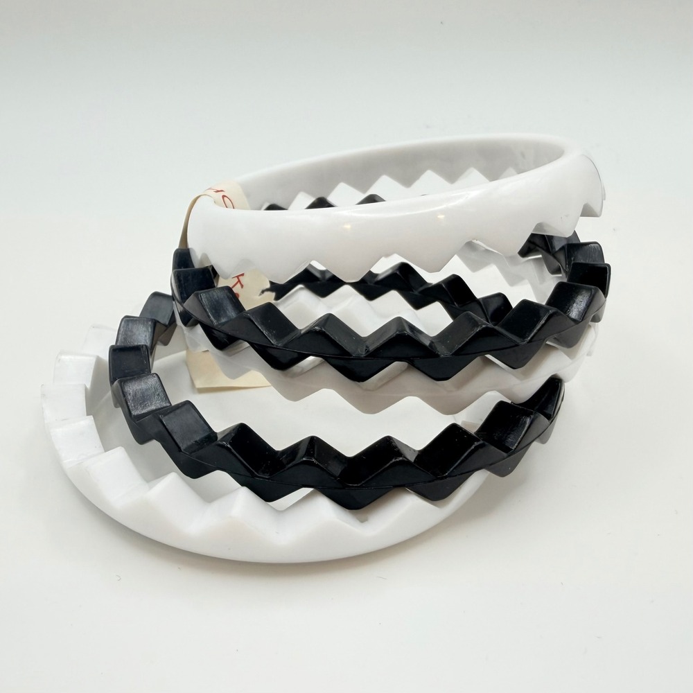 Vintage Interlocking Puzzle Bangle NOS Made in Hong Kong Black and White 8 Inch - Picture 3 of 6